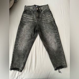 GAP jeans. Little girl size 6. Black wash. Mom fit Jean. Never worn. NWOT!